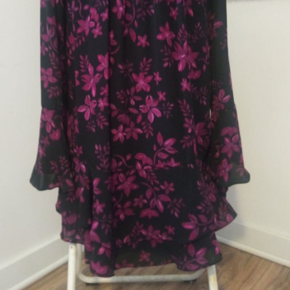 Parker black dark purple floral mock neck bell sleves - Picture 7 of 16